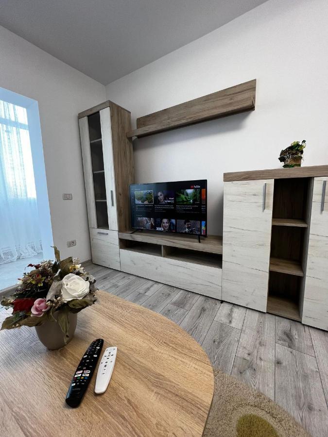 Cozy Urban Accommodation In Beautiful Сучава Екстер'єр фото